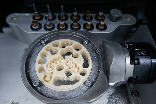 istockphoto-519038590-612x612 Cad Cam Fräsmaschiene